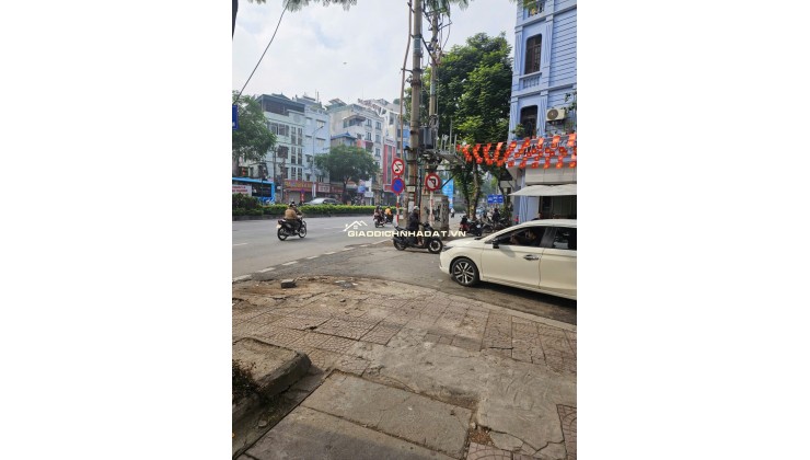 BÁN ĐẤT TẶNG NHÀ, DT 86M2, MT 4,5M, GIÁ 16.9 TỶ, LIÊN HỆ: 0965091176.