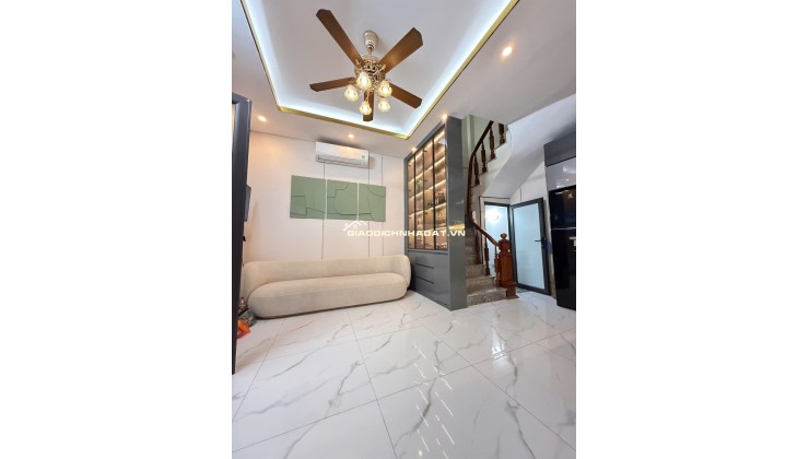 Bán nhà Lĩnh Nam – Hoàng Mai – Hà Nội – 32m2 – Mặt tiền 5m – 5 tầng – 3 ngủ - chào 6,8 tỷ.