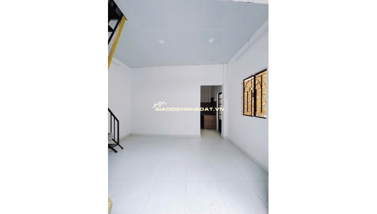 Bán Nhà Hoàng Diệu Q.4, 1 Trệt, 2 lầu, Cách MT Hoàng Diệu 20m, Giá Nhỉnh 3 Tỷ.