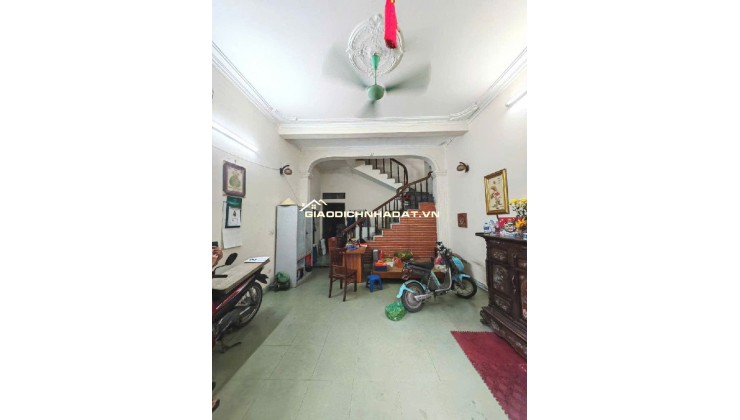 Bán Nhà 3 Tầng 61M2 Liên Mạc Từ Liêm Mặt Tiền 5M Giá Nhỉnh 6 Tỷ, Gần Ô Tô, Sổ Đẹp, Nở Hậu