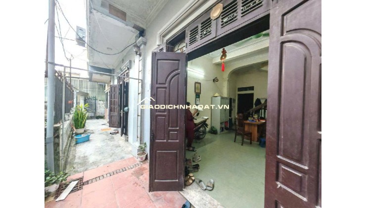 Bán Nhà 3 Tầng 61M2 Liên Mạc Từ Liêm Mặt Tiền 5M Giá Nhỉnh 6 Tỷ, Gần Ô Tô, Sổ Đẹp, Nở Hậu