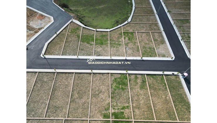 ĐẤT NỀN LẠC THỦY, HÒA BÌNH - SÁT CẠNH UTOPIA RESORT GIÁ CHỈ TỪ 3XX TRIỆU – LÔ VIEW HỒ