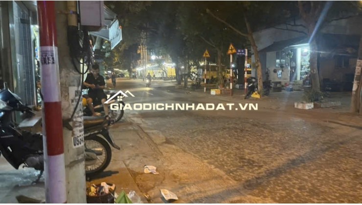 BÁN GẤP NHÀ TÂY TRÀ Ô TÔ 7 CHỖ ĐỖ CỔNG, NHÀ ĐẸP GẦN PHỐ GẦN CHỢ 32M GIÁ 8.9 TỶ