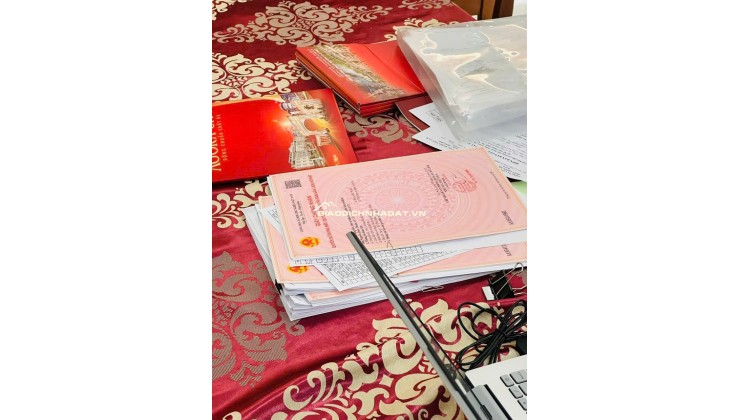 Độc nhất 1 nền biệt thự 10x16m mặt tiền 12m, full thổ full sổ: 3 tỷ 2(VAT). Vũ 0823900266