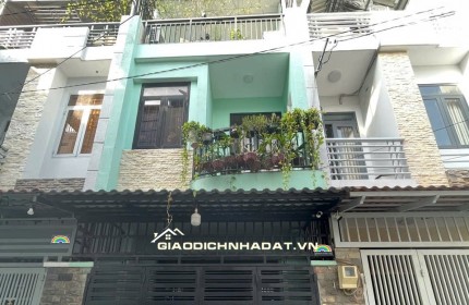 Bán nhà Hẻm 555 Âu Cơ, bên hông Bệnh Viện Tân Phú - 64m2, 3 Tầng, 4PN - Giá 6.8 tỷ thương lượng