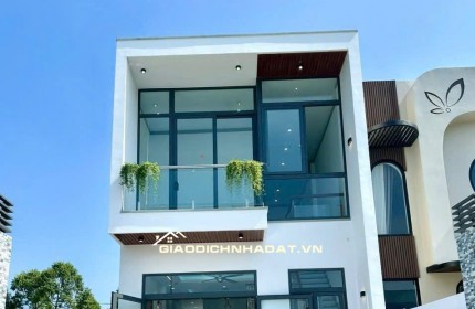 Nhà trệt lầu Thủ Dầu Một. Đường xe hơi thông. 3PN chỉ 2.49 tỷ. Sổ Hồng Riêng