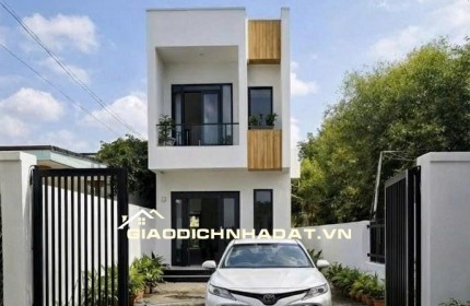 Căn góc Nguyễn Chí Thanh nhà trệt lầu có sân xe hơi giá 2,98 tỷ. Sổ hồng riêng