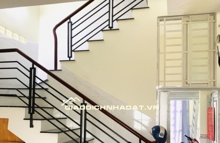 TÂN PHÚ - HẼM Ô TÔ - NHÀ LÔ GÓC 3 TẦNG VỪA Ở VỪA CHO THUÊ - NGANG KHỦNG 8M NỞ HẬU - SỔ CHÍNH CHỦ BÌA HOÀN CÔNG ĐỦ