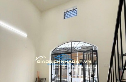 Bán nhà hẻm Phước Long, Nam Nha Trang, giá chỉ 2,35 tỷ, tiềm năng phát triển cao, LH ngay