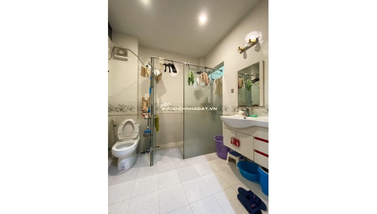 Chính chủ CÔ GIÁO tôi cần Bán rất gấp căn nhà Hoàng Văn Thái – OTO QUA  – mặt tiền 5,5 m2