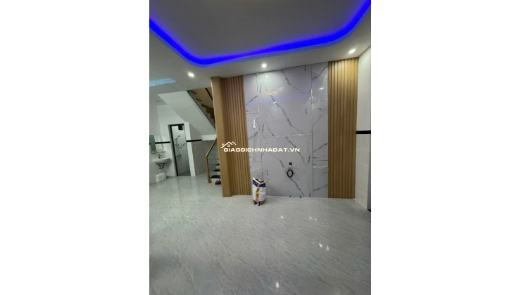 Cần tiền bán gấp mặt tiền đường nhựa 1 lầu 1 trệt mới xây chưa ở TT Long Điền, BRVT