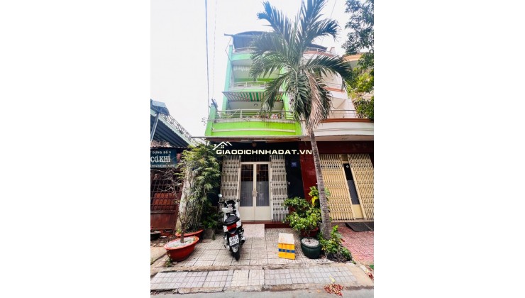 Giảm nhẹ 100tr - Giá mới 9.8 tỷ bán gấp. NHÀ 4 TẦNG CHÍNH CHỦ - NGÀY CÔNG TRƯỜNG HỒNG ĐỨC,