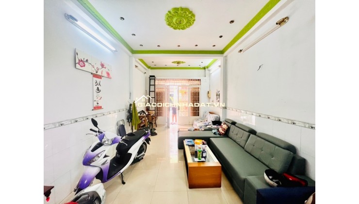 Giảm nhẹ 100tr - Giá mới 9.8 tỷ bán gấp. NHÀ 4 TẦNG CHÍNH CHỦ - NGÀY CÔNG TRƯỜNG HỒNG ĐỨC,