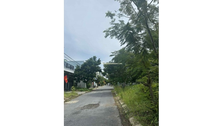 Bán lô đất đường HOÀ PHÚ 11 - gần Công Viên thoáng mát .Dt 100m2 giá 5ty190 LH 0942992361