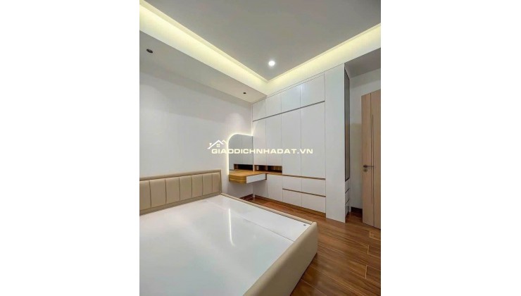 CĂN NHÀ HOÀN THIỆN 2 MẶT TIỀN SỔ HỒNG RIÊNG 5x18 CHỈ 550TR NHẬN NHÀ