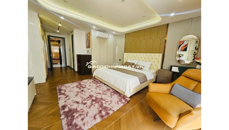 SIÊU PHẨM NHÀ PHỐ - 5 TẦNG THANG MÁY   MỚI TINH FULL NỘI THẤT CAO CẤP - HẺM XE HƠI VÀO NGỦ NHÀ