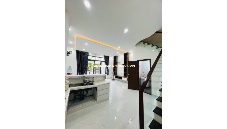 Bán nhà 55m2 x 3 tầng  Long Trường ,Quận 9  ngang hiếm  5.5m , HXH đường 6m ,Giá chỉ 4 Tỷ 800