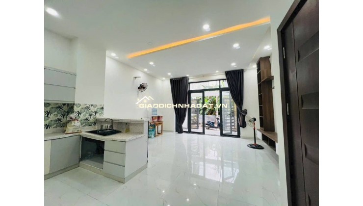 Bán nhà 55m2 x 3 tầng  Long Trường ,Quận 9  ngang hiếm  5.5m , HXH đường 6m ,Giá chỉ 4 Tỷ 800