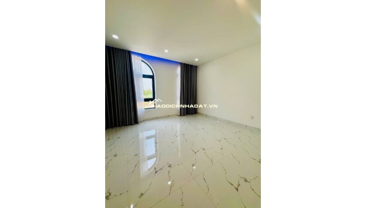 Bán nhà 50m2 * 4 tầng  , HXH đường 8m , Lã Xuân Oai , Long Trường , Q9 , Giá chỉ 6 Tỷ TL