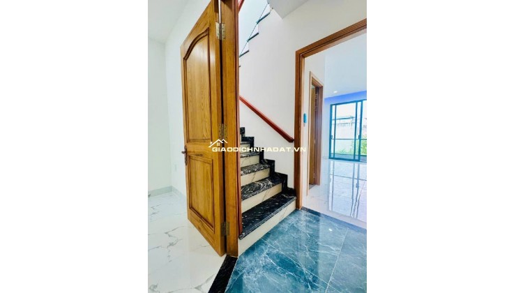 Bán nhà 50m2 * 4 tầng  , HXH đường 8m , Lã Xuân Oai , Long Trường , Q9 , Giá chỉ 6 Tỷ TL