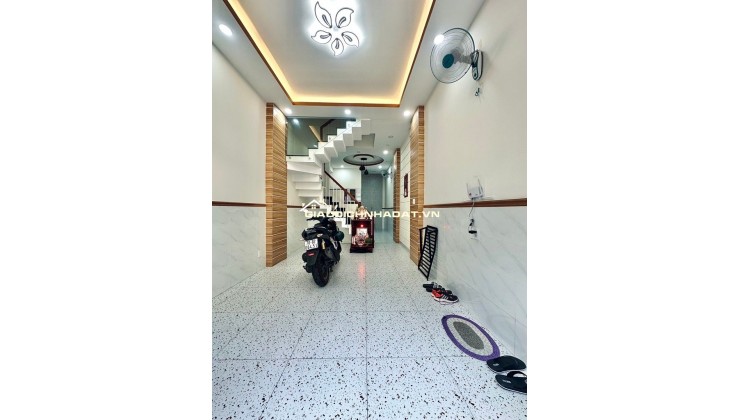 NHÀ ĐẸP MỚI XÂY 4 TẤM HOÀN CÔNG CHUẨN CHỈNH - 38M2 - HẺM Ô TÔ ÂU CƠ - LẠC LONG QUÂN - CHỈ 7.55TỶ (TL NHẸ)