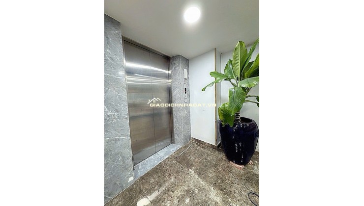 BÁN NHÀ 5 TẦNG THANG MÁY - XE HƠI NGỦ TRONG NHÀ Đ.BÊN VÂN ĐỒN, Q4 - NGANG HIẾM 5M NỞ HẬU 6,6M * 16M VUÔNG ĐẸP FULL THỔ* LIÊN HỆ GIANG GIANG: