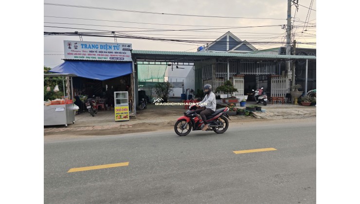 Bán lô đất thổ mặt tiền tỉnh lộ 833 giá 2 tỷ