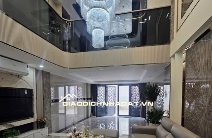 SIÊU PHẨM NHÀ PHỐ - 5 TẦNG THANG MÁY   MỚI TINH FULL NỘI THẤT CAO CẤP - HẺM XE HƠI VÀO NGỦ NHÀ