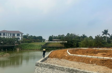 Bán gấp mảnh đất ngay sát trường đại học, xây cho thuê được luôn.