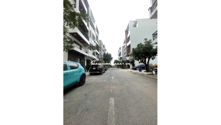 LÊ THỊ RIÊNG QUẬN 12-SIÊU PHẨM NHÀ ĐẸP - KIÊN CỐ VÀO Ở NGAY ĐÓN TẾT TẶNG FULL NỘI THẤT - ĐƯỜNG NHỰA XE TẢI TRÁNH - KHU DÂN TRÍ TOÀN NHÀ CAO TẦNG.