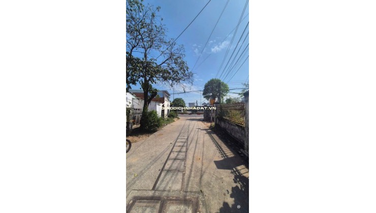 Cần bán nhà mới xây chưa ở trung tâm TT Long Điền