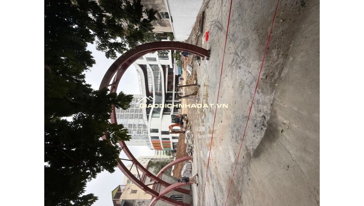 Bán nhà đẹp  Võ Chí Công 30,4m2- 5 tầng - 2 mặt thoáng- giá 8,9 tỷ