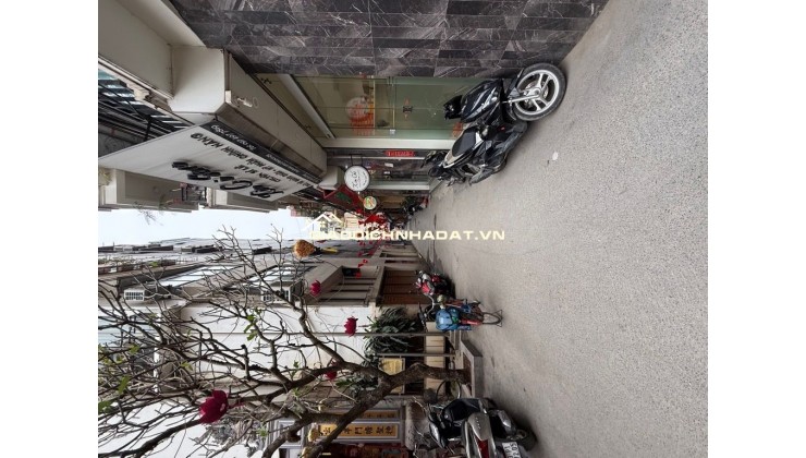 Bán nhà đẹp  Võ Chí Công 30,4m2- 5 tầng - 2 mặt thoáng- giá 8,9 tỷ