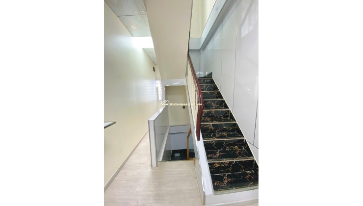 NHÀ 3 TẦNG, VỊ TRÍ MẶT TIỀN KINH DOANH SẦM UẤT BẬC NHẤT QUẬN GÒ VẤP. LH:0345678168.