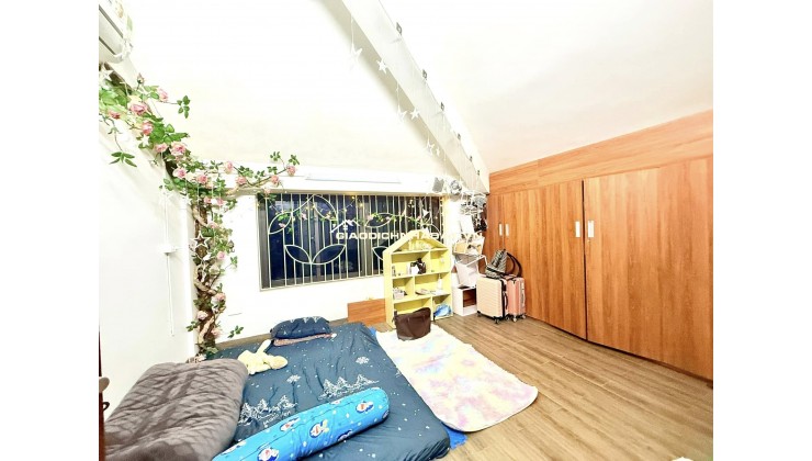 Bán nhà BT Khu Đô Thị Văn Khê DT 165m2, 3 Tầng, MT 10m, Giá 57.8 tỷ Hà Đông