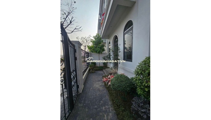 SỐNG NHƯ NGHỈ DƯỠNG –  BÁN BIỆT THỰ HỒ LINH ĐÀM 200M2 – GIÓ HỒ LỘNG GIÓ CHỈ 49 TỶ