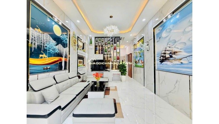 NHÀ BÁN THUẬN QUẬN 12 - GIÁP SONG HÀNH, TRƯỜNG CHINH.
QUA TÂN BÌNH CHỈ VÀI PHÚT NHÀ 4 TẦNG BTCT VÀO Ở NGAY.