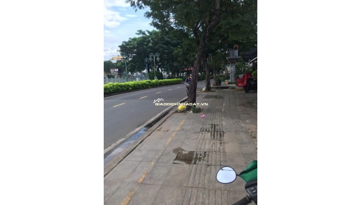 NHÀ 1 TRỆT 2 LẦU BÊ TÔNG CỐT THÉP. MẶT TIỀN LÒ GỐM GIÁ 6TỶ TL. LH:0933279273. 0908279273