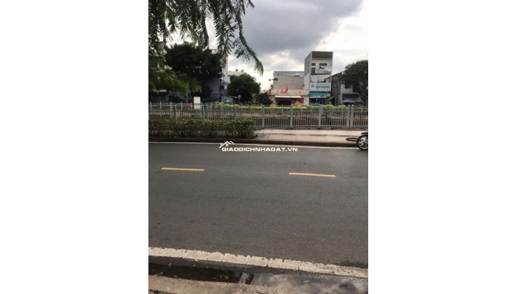 NHÀ 1 TRỆT 2 LẦU BÊ TÔNG CỐT THÉP. MẶT TIỀN LÒ GỐM GIÁ 6TỶ TL. LH:0933279273. 0908279273