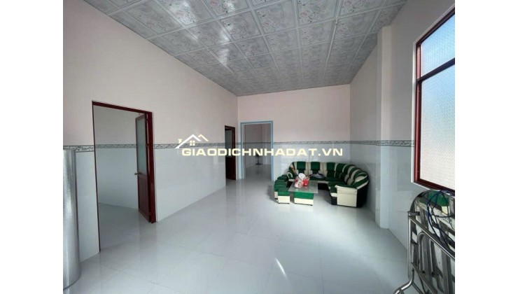 CC Gấp Bán - Nhà MT Tỉnh Lộ 6m - Vị Trí Đắt Địa Thuận Tiện Kinh Doanh - 2tỷ4 Lh:0969933159