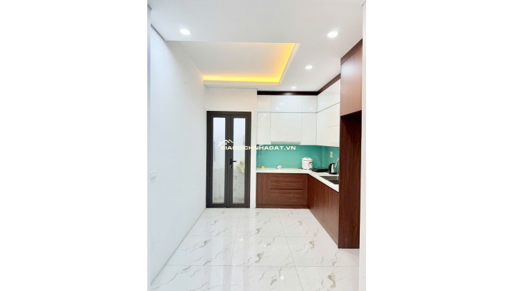 Bán Nhà Miêu Nha -Tây Mỗ - 40m2 -mặt tiền 3.2m , nở hậu – ngõ nông – 6.8 tỷ