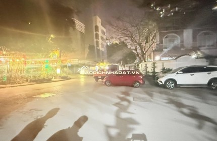 Bán nhà BT Khu Đô Thị Văn Khê DT 165m2, 3 Tầng, MT 10m, Giá 57.8 tỷ Hà Đông