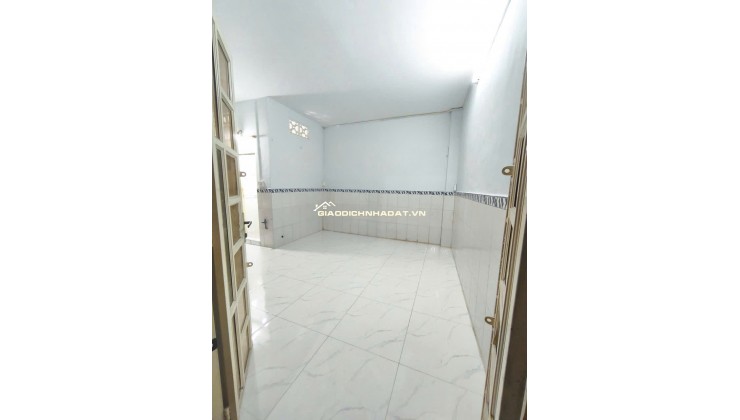 Bán nhà 1 trệt 1 lầu hẻm 322/ Trần Hưng Đạo P. Ng Cư Trinh Q1