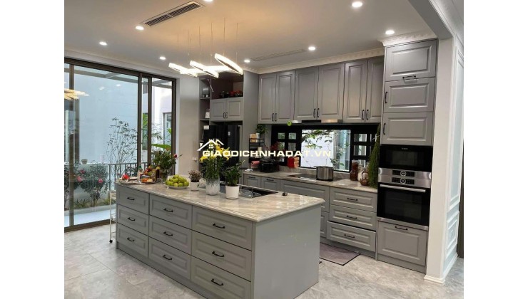 Bán Gấp Biệt Thự 176m² Việt Hưng, Sát Vách Vinhomes Riverside, Vỉa Hè Ô Tô Tránh, Chỉ Việc Đến Ở