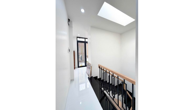 BÁN NHÀ 3 TẦNG MỚI XÂY KHU VỰC TÂN SƠN NHÌ, HẺM XE HƠI 6M THÔNG THOÁNG GẦN TRƯỜNG CẤP 2, 9.x Tỷ