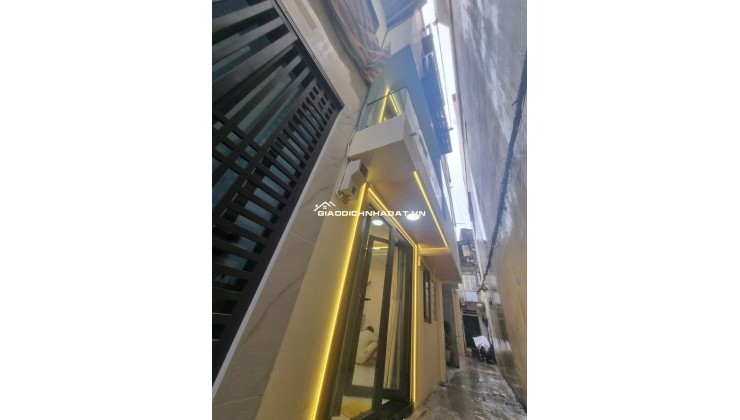 Chỉ 5 tỷ mua được căn nhà ngay trung tâm 126A/1 Nguyễn Cư Trinh Q1