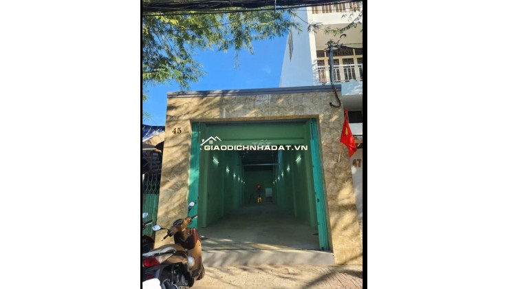 Cho thuê kho 135m2 mặt tiền Tùng Thiện Vương P11 Q8