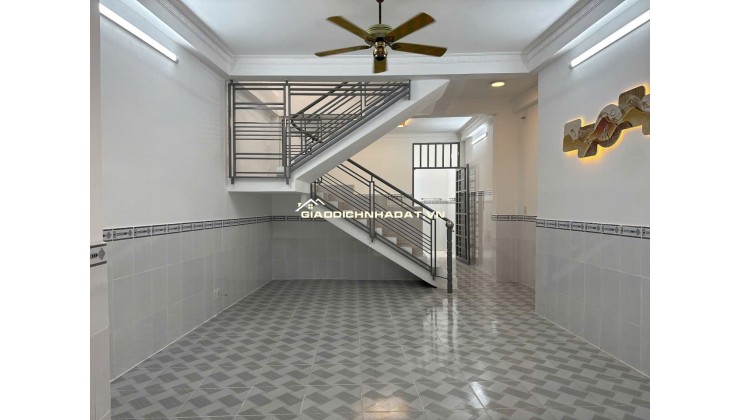 Bán nhà 1 trệt 2 lầu trống suốt mới 100%, hẻm 94// Phú Thọ Hoà Tân Phú