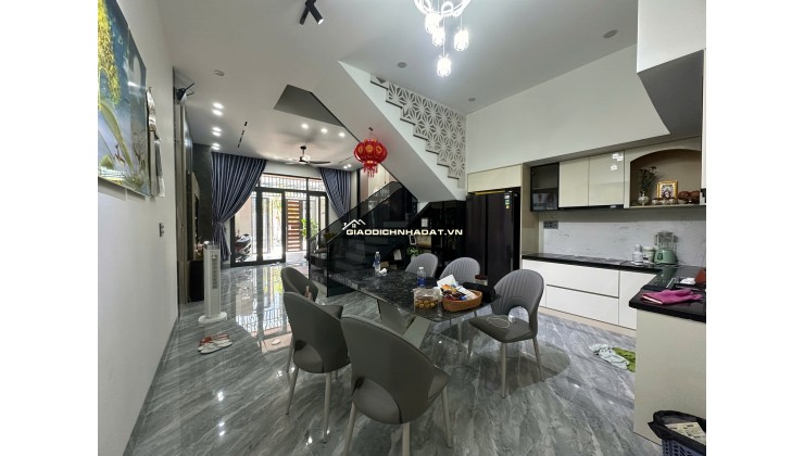 Bán nhà 2 tầng chỉ 7 tỷ 95 ngay trung tâm quận Cẩm Lệ, Đà Nẵng