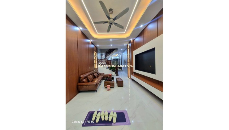 Bán nhà 4 tầng Kỳ Bá, TP Thái Bình, 70m2, sổ đỏ, 7.4 tỷ, 0978693808